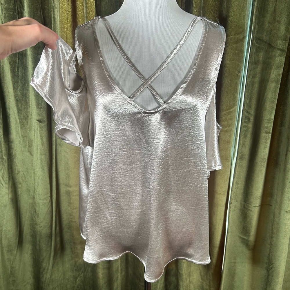 Elodie Metallic Cold Shoulder Top - Picture 6 of 7